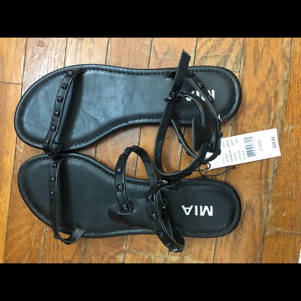 Black pacsun sandals